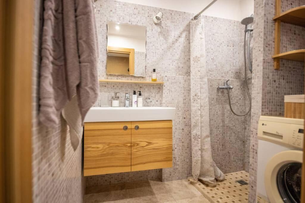 Beautiful & Spacious Apartment In ヴァルミエラ エクステリア 写真